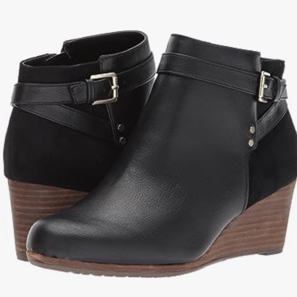 Dr scholls 9 wide womens black wedge bootie. Worn a handful of times like new